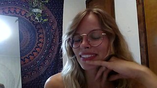 Webcam milf with breast milk live hardcore masturbate