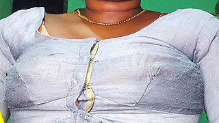 Indian Cheating Wife Kavita Has Romance in Kitchen