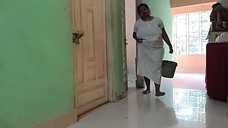 Maalik ke bete ne kaamwali bae ko choda