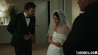 Derrick Pierce Claims Penelope Reed