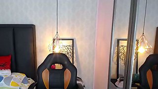 naomi chubby camgirl belly