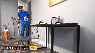 Brazzers - wonderful college beauty elsie lets her new stepbro eat and pound her awesome pussy