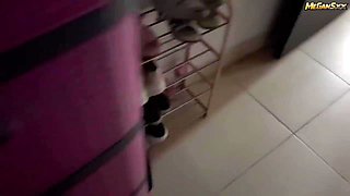 Vecina Que Estas Haciendo Ahi Afuera Solita?