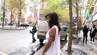 Very Intense Anal Sex in a Limousine Driving on Paris Boulevards
