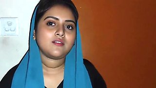 Indian girlfriend cooks for boyfriend, brings it home, then fucks him raw in desi viral video