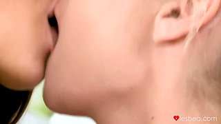 Real Pussy Licking orgasm before sapphic strap-on - lesbea