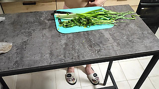 Erotic preparation of shurpa, I almost cum myself 2 times