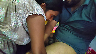 Bhabhi aapne boyfriend ko ghar bula leti he aaur aapne bade bade boobs aapne boyfriend se chusvati he aaur boyfriend ka land chus leti he