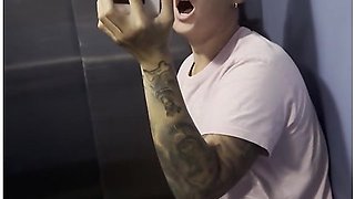 Masturbating So Hard In The Elevator, I Hope Nobody Discover Me