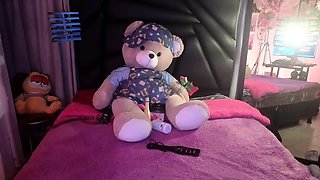 Hot brunette from squirt masturbating on webcam