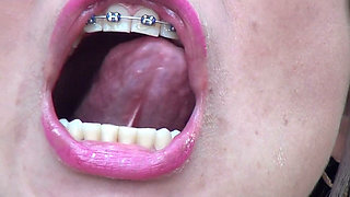 Swallowing Extreme and Big Pig-shaped Rubber Bands