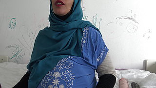 Algerian slut wants to fuck every day while she's pregnant