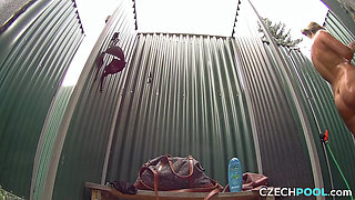 Czech Pool 43: Super-cute Shower Dancer