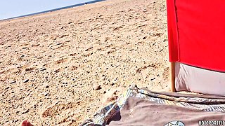 Brunette Beach Ass Licking Turns Into Cunnilingus