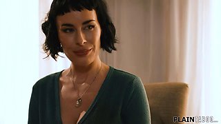 Isiah Maxwell Dominates Hollywood Cash and Olive Glass in Hardcore Fuck Session with the Wife to Protect the Job