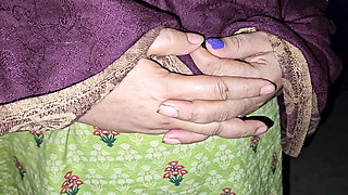 Smooth Aunty's Big Boobs Amateur Massage with Hindi Talking