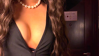 My Mother's Sexy Married Friend Took My Virginity and Asked Me to Cum
