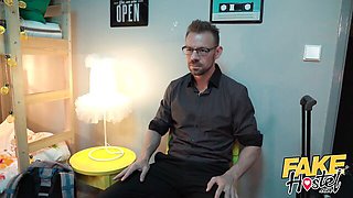 Enticing Erik Everhard and Isabella Nice's fuck me daddy scene