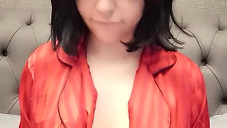 Juicy Pussy Fingering