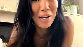 Omege japanese girl with big boobs on cams