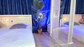 Tattoed Amateur Webcam Girl Hot Dildo Action Masturbation