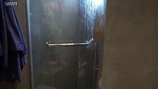 StepMom Invite Me To The Shower, Thanks God , That Dad Didnot See