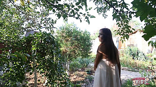 Jaydee in the Garden