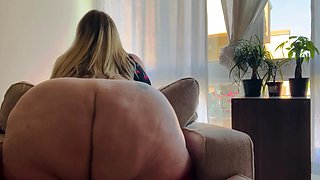 Webcam busty blonde stripped covered by oil anal masturbate