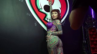 Tattooed Tiger Lilly Gets Pleasure She Wants