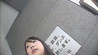 Amateur cam recording unsuspecting girl in up skirts