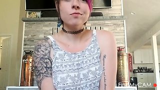 Teen Solo Female Masturbating on Webcam to Orgasm