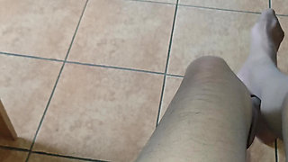 Dick couldn't take it anymore and cum in my tights.
