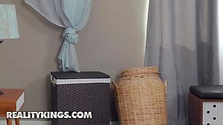 Reality kings - stellar host-mom Eva Notty pursues her student’s wishes as a naughty with irresistible curves