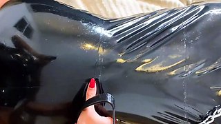 Strapon wearing fetish glam lesbos