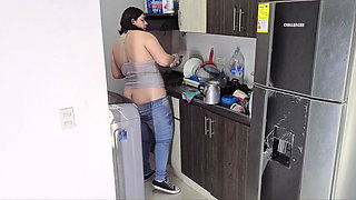 Buttcrack in the Kitchen