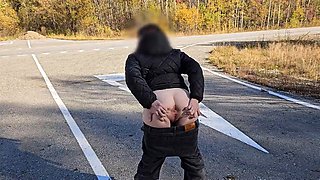 MissPopas Big-Butt Ass Flashes on Autumn Walk