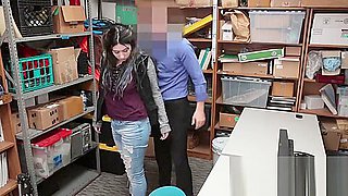 teen 18+ shoplifter will have to fuck the PI ti get out of trouble