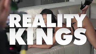 Rk prime - Katana Kombat Jessy Jones - massaging katana