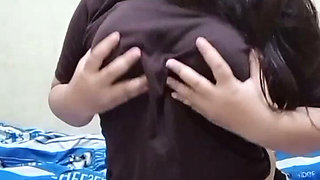Viral Woman Screaming Her Pussy