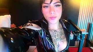 Brunette Couch Webcam Solo Fun Masturbating