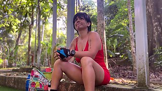 LunaBigBooty Dominates Pulldowns in Outdoor Yoga Full-Body Workout