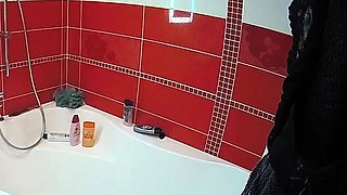 Black girlfriend showering on hidden cam