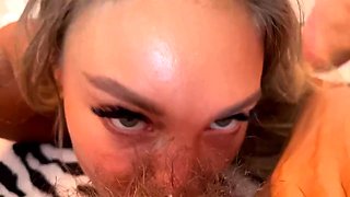 HOUSEWIFE FUCKED DIRECTLY IN THE KITCHEN
