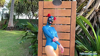 Rubberdoll in Paradise