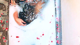 Hotwife with Stranger in Bathtub