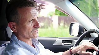 Taxi Driver ticked by 2 Broke Girls for SinfulXXX