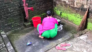 I suddenly see my step aunty cleaning clothes I went behind her and started fucking her ass