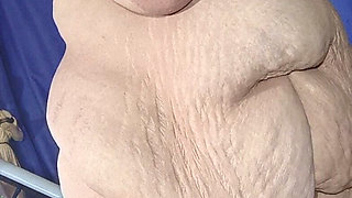 Shes a Mummy and Can't Tell You Your Cock Size by Sucking It's Not Even Funny