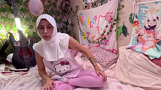 Yoga-in-hijab