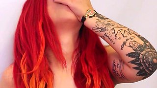 ashleejuliet cute tattooed princess eats popcorn